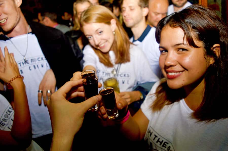 Melbourne: Weekly Bar Crawl: 5 Free shots, Club Entry - A Night of Stops: Bars Plus a Club Finish