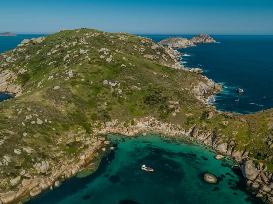 Melbourne: Wilsons Promontory Morning Wilderness Cruise - Comfort, safety, and the reality of wet mornings