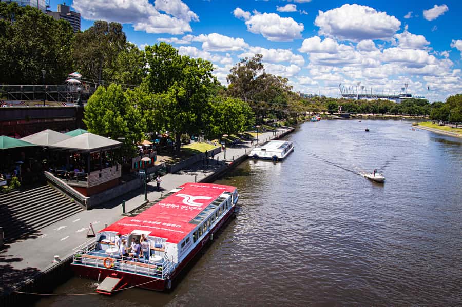Melbourne: Yarra River Sightseeing Cruise - Live English commentary that makes the landmarks click