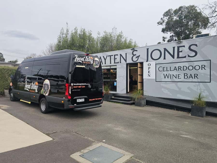 Melbourne: Yarra Valley Half-Day Wine Tour - From Arts Centre Melbourne to the Yarra Valley, with coffee and comfort
