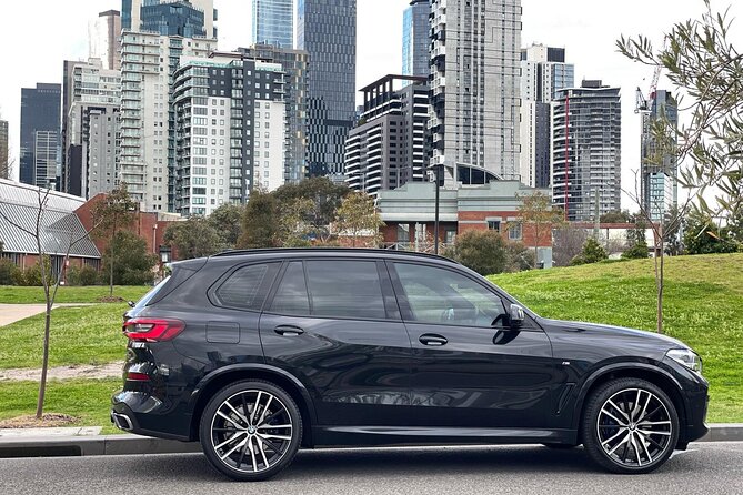 Private Melbourne Airport Transfers To City (Sedan, SUV, or Van) - The 30 to 45 minute airport to city run: what to expect