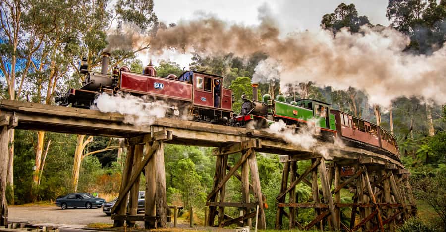 Puffing Billy Railway: Heritage Steam Train Journey - Weather and reliability: the train keeps going