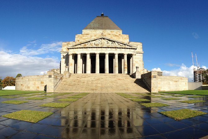 Shrine of Remembrance Cultural Guided Tour in Melbourne - Meeting at the Visitor Centre, then getting oriented fast