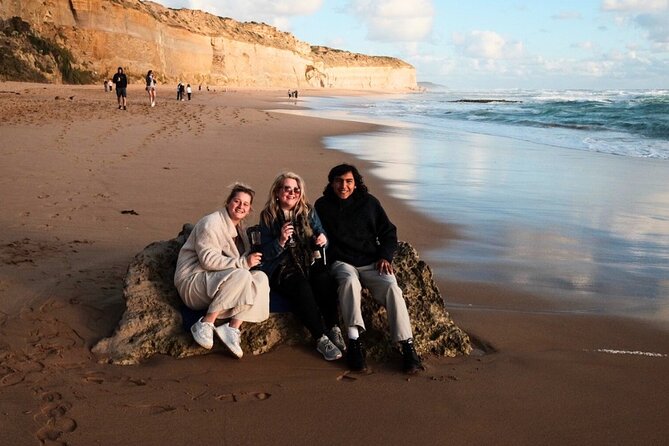 Small-Group Great Ocean Road Classic Day Tour from Melbourne - Lunch in Apollo Bay and Dinner in Colac, Eat Like a Local