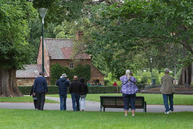 Small-Group Melbourne Sightseeing Tour with Beach Boxes - A 3-hour Melbourne orientation by comfortable minivan
