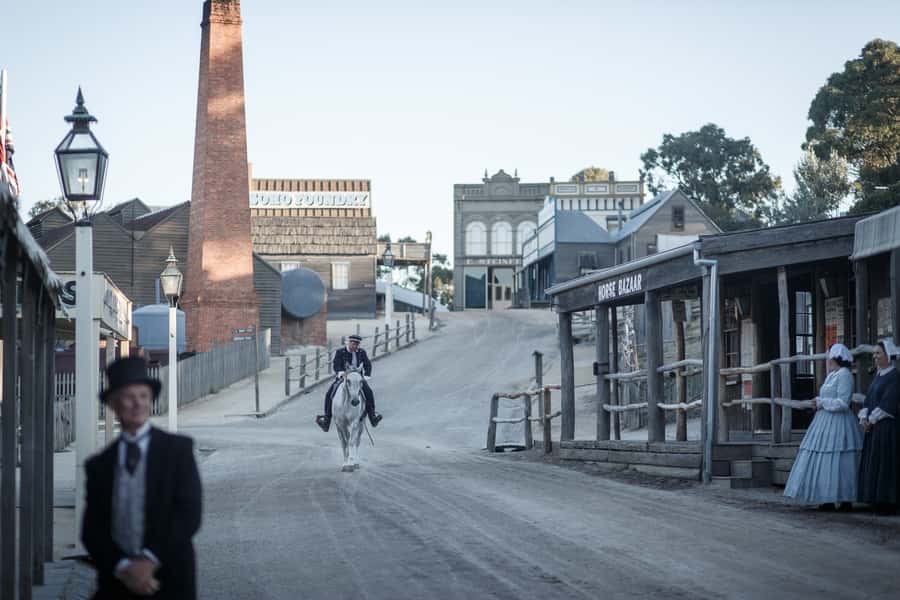 Werribee Mansion & Sovereign Hill Tour - Ballarat Photo Stop and a Quick Walk Through Old Streets