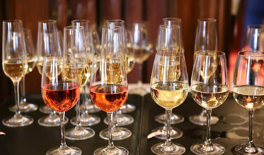 Yarra Valley: Bus Wine Tour with Lunch and a Glass of Wine - Scenic stops plus structured tastings: the pacing that helps (and the pacing that can annoy)