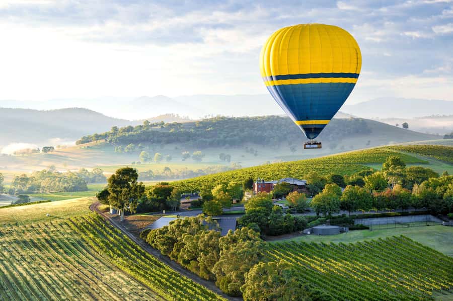 Yarra Valley: Hot Air Balloon Flight & Buffet Breakfast - What to wear and bring for comfort during the whole 6.5 hours